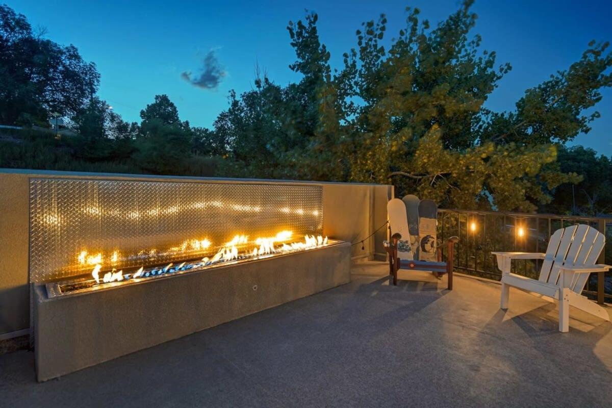 4Bd Home W Rooftop Patio Fire Pit & Mountain Views Colorado Springs Bagian luar foto