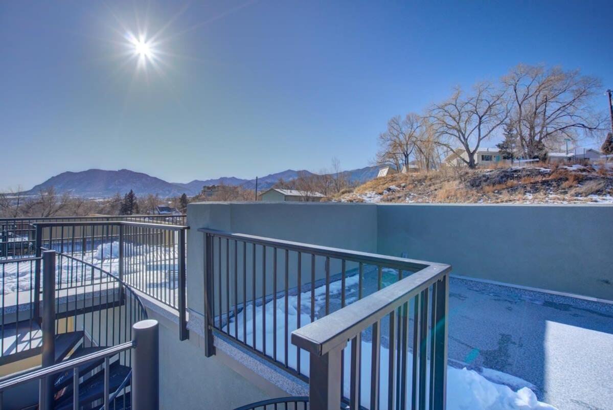 4Bd Home W Rooftop Patio Fire Pit & Mountain Views Colorado Springs Bagian luar foto