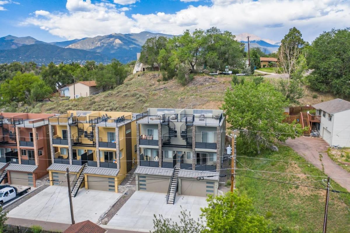 4Bd Home W Rooftop Patio Fire Pit & Mountain Views Colorado Springs Bagian luar foto