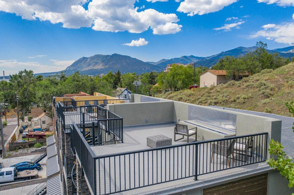 4Bd Home W Rooftop Patio Fire Pit & Mountain Views Colorado Springs Bagian luar foto